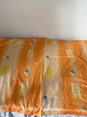 Bed sheet with floral pattern