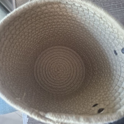 Hanging basket with leather strap like new