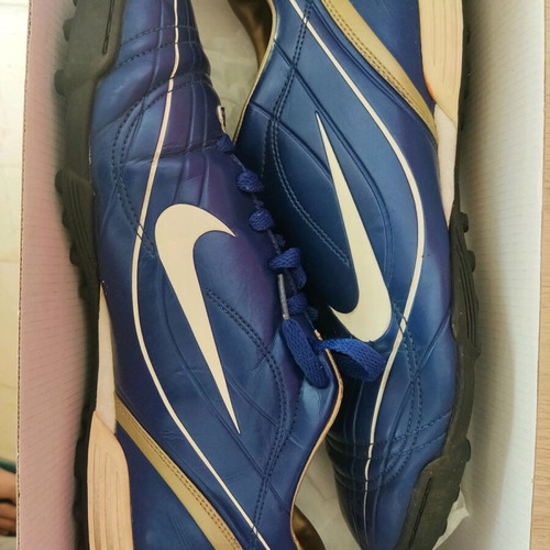 Nike ποδοσφαιρικά μεταχειρισμένα για τάπητα, νούμερο 46