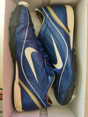 Nike ποδοσφαιρικά μεταχειρισμένα για τάπητα, νούμερο 46
