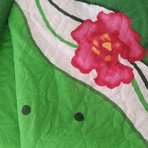 Single thin quilt like new with floral pattern 2.10x1.40