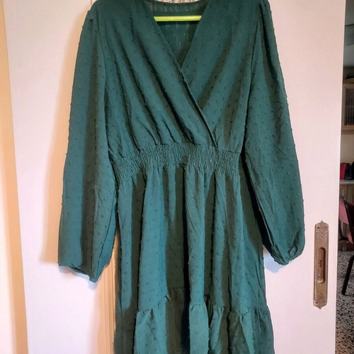 Shein Curve dress 1XL green like new, flattering fit