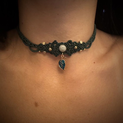Macrame Forest Leaf choker with dendritic agate and enamel, new