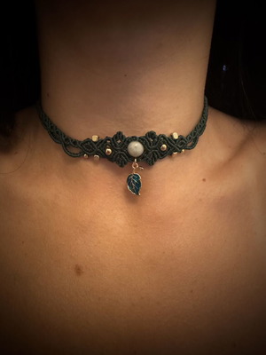Macrame Forest Leaf choker with dendritic agate and enamel, new