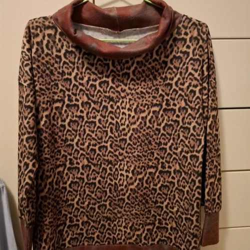 Nidodileda woolen blouse like new