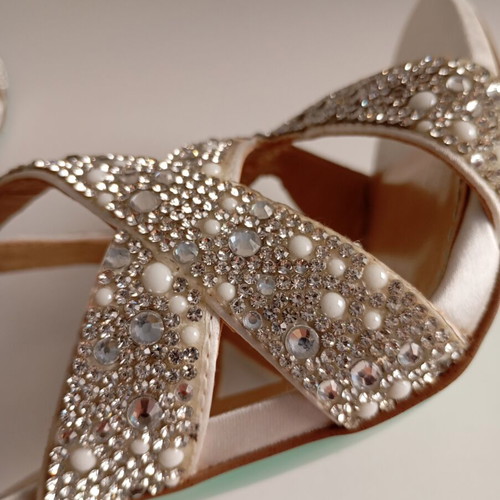 Betsey Johnson sandals new, size 37, white