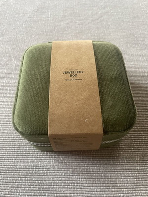 Jysk Jewellery Box new, green velvet with zipper