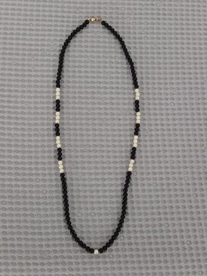 Necklace II new handmade with black and white glass beads