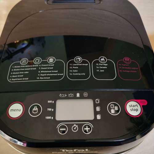 Tefal Pain Et Delice PF240E38 bread maker like new, 720W, 20 programs