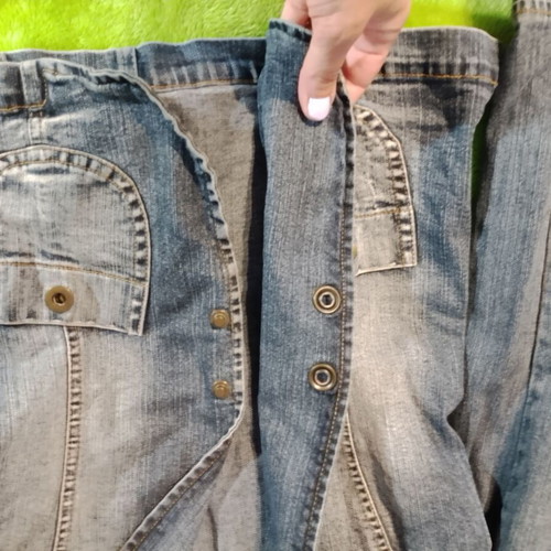 Caramella women's denim jacket like new, very elastic and comfortable