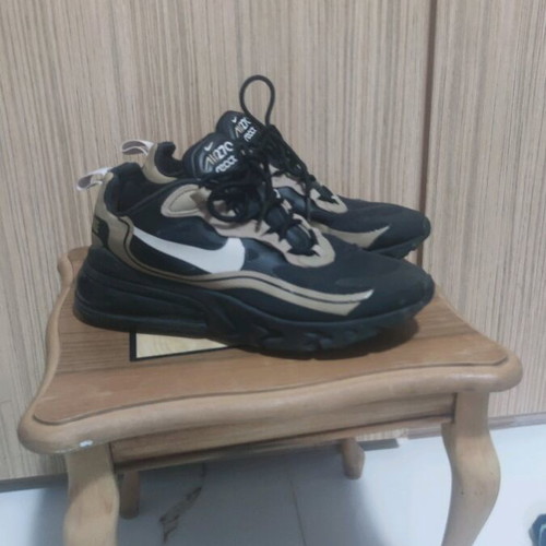 Nike React 270 used athletic shoe