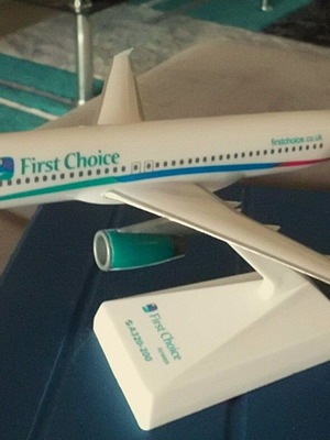 Airbus A320 First Choice Airlines plastic model 1/200 scale new