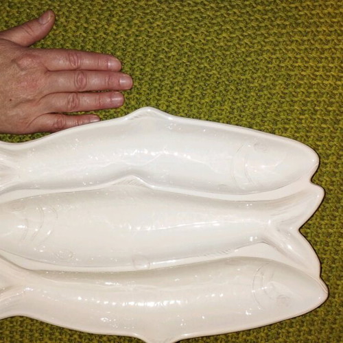 Ceramic serving platter with fish design new, porcelain