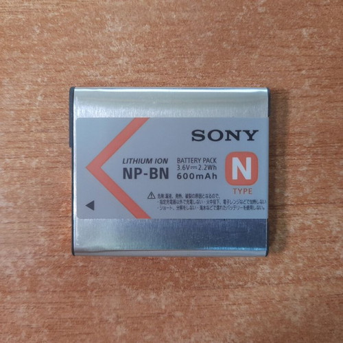Sony Cyber-Shot DSC W810 Compact Digital Camera, 20.1 MP, 6X Zoom