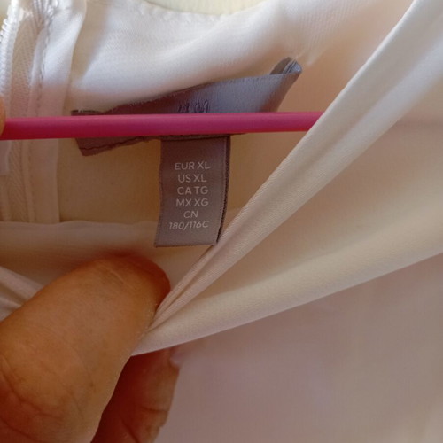 H&M white women's dress with long sleeves and lining