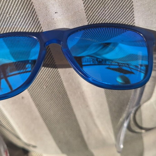 Oakley Frogskins sunglasses blue mirror lenses transparent arms