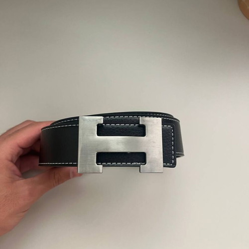 Hermès belt black with silver-tone H buckle like new, size 105
