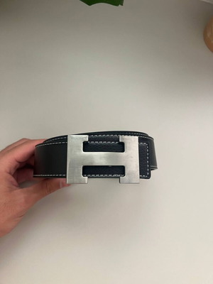 Hermès belt black with silver-tone H buckle like new, size 105