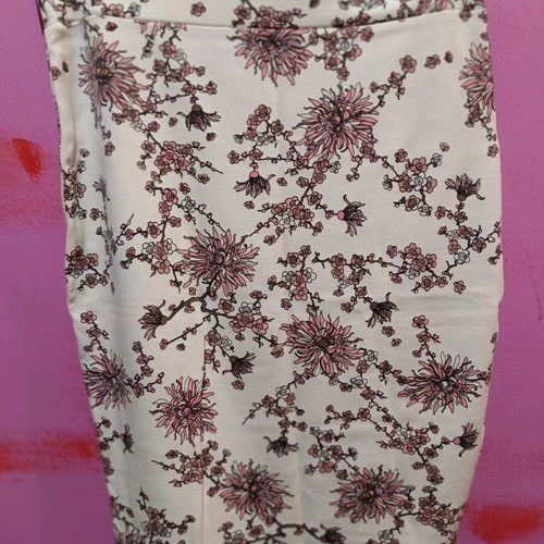 Elastic midi skirt Made in Italy size M like new, beige multicolor