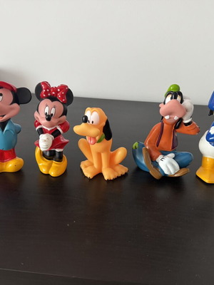 Disney figures set of 5 used with Mickey, Minnie, Pluto, Goofy, Donald