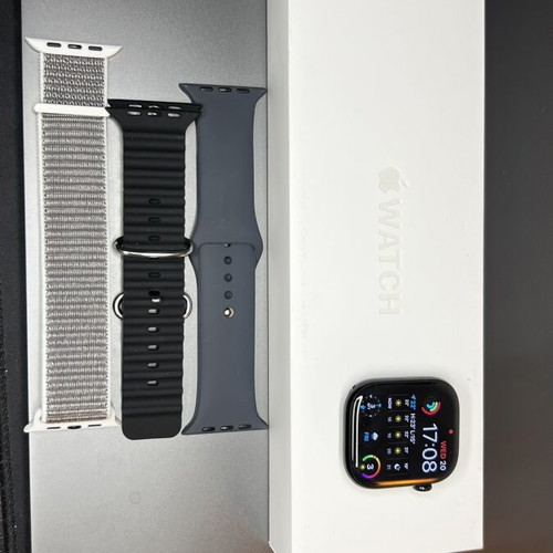 Apple Watch Series 11 46mm like new with accessories