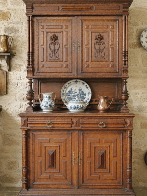 Victorian buffet plate rack 19th century walnut like new
