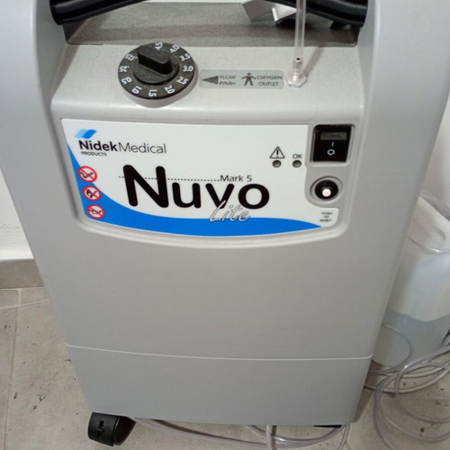 Oxygen concentrators and oxygen cylinders like new, 2 units and 3 cylinders