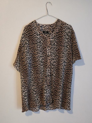 Leopard shirt Gina Benotti size L like new, colorful