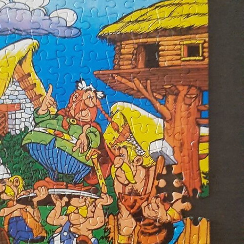 Asterix 1980s Puzzle 500 Pieces used, missing 5 pieces