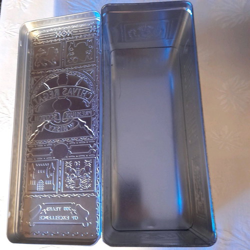 Chivas metal case like new for whisky