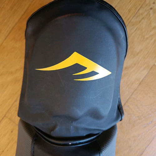 Everlast martial arts shin guards used