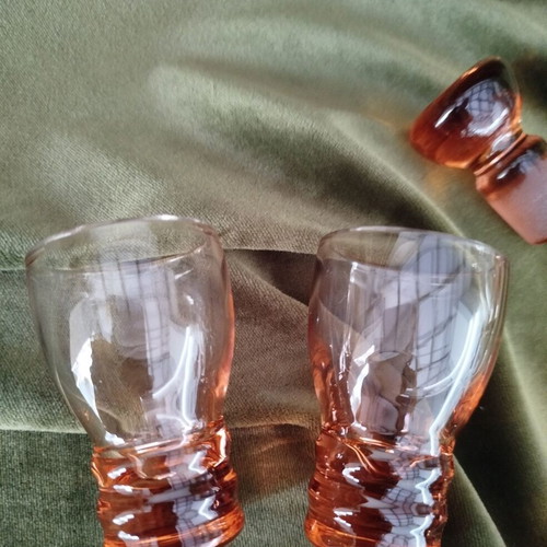 Vintage glass carafe with 4 glasses set like new