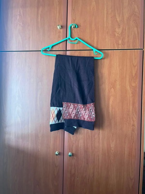Set of 2 knitted scarves with rhombus pattern, used