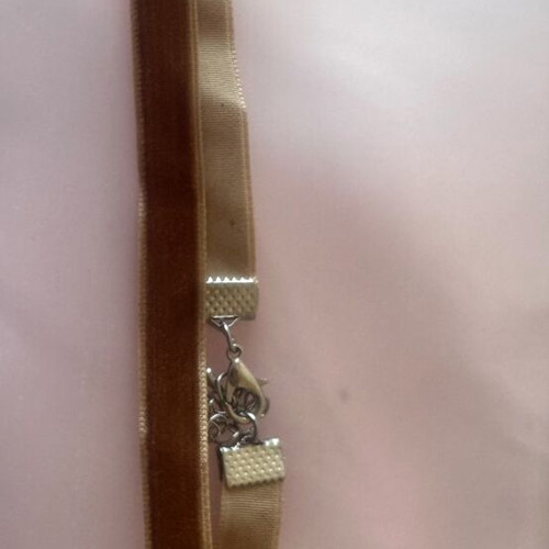 Velvet choker necklace new, brown