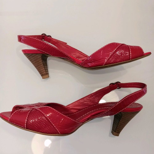 Esthisis leather sandals size 40 like new, red