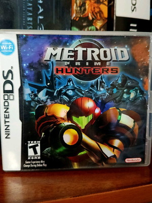 Metroid Prime Hunters Nintendo DS like new, 1000% complete, English version