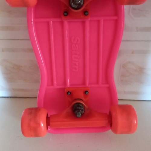 Skateboard plastic children's Saturn like new