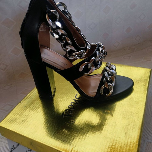 Sandal new, size 37, black with chain detail