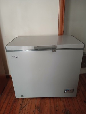 Delonghi D198CFG22G freezer used, gray color