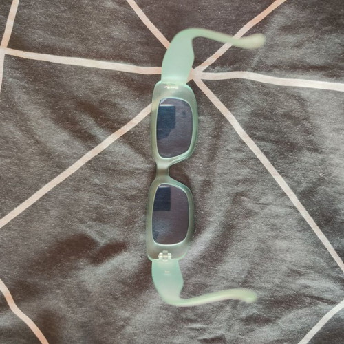 Sunglasses mint color like new