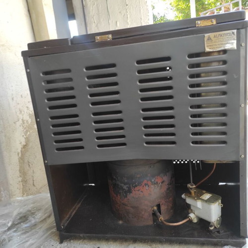 Alfatherm T-120 Oil Heater like new, Greek made, brown