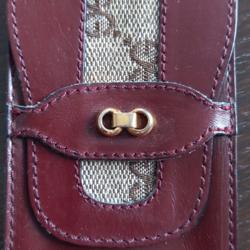 Vintage Cigarette Case like new, burgundy leather