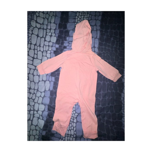 Baby romper 6-9 months new, pink and comfortable
