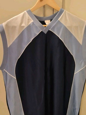 Basketball shirt used, size large