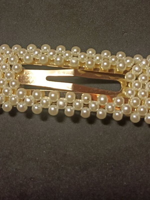 Women's hair clip with pearls like new, white and beige