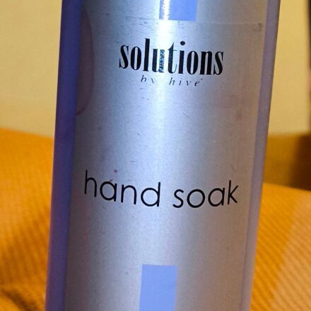 Solutions Hand Soak 150ml softening solution for manicure new