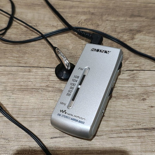 Sony Srf-s54 Walkman radio used