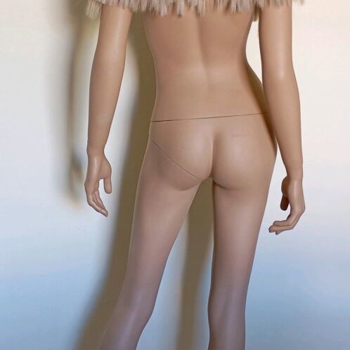 Display mannequin with natural makeup
