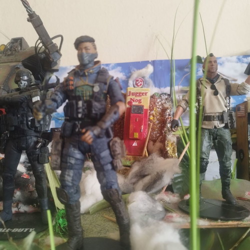 Call of Duty MacFarlane diorama with Seraph, Frank Woods, Soap, Ghost, and more, like new