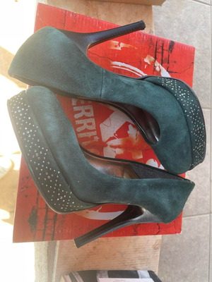 Cypress green pumps with rhinestones used, size 37